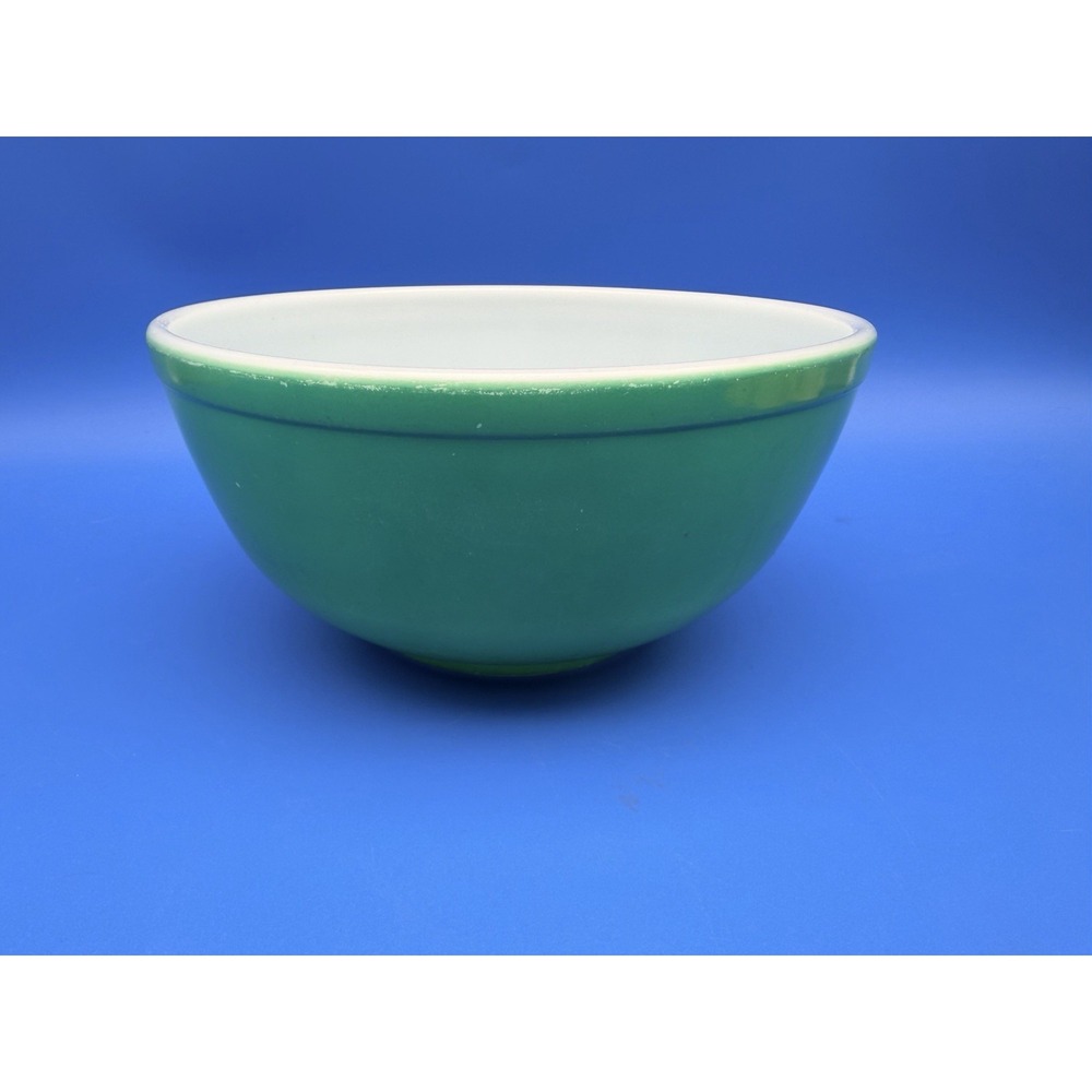 Vintage PYREX 403 Primary Green 2.5 Qt Mixing Bowl 1940s 1950s USA